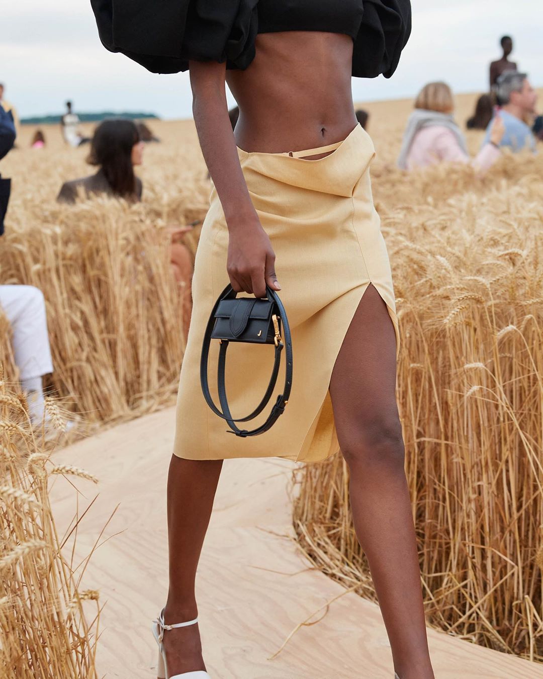 Jacquemus Runway Show S/S 2021: An Ode To L'Amour Set In An Immense Wheat  Field - Gals and the City