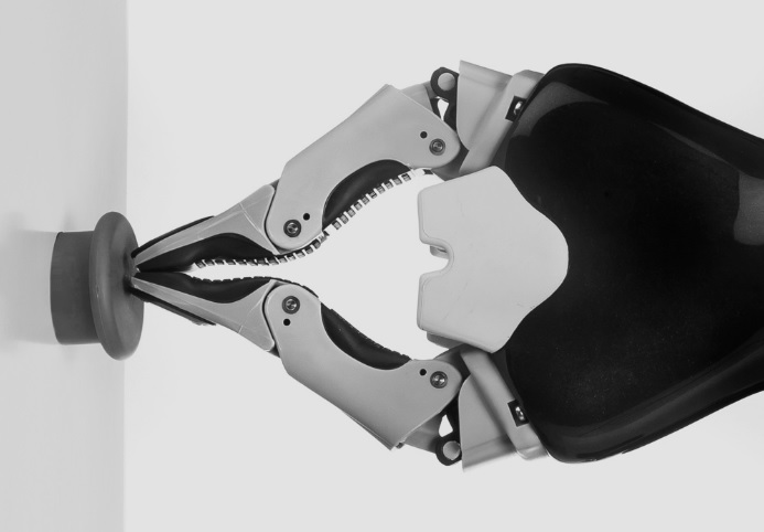 KINOVA JACO gripping small item