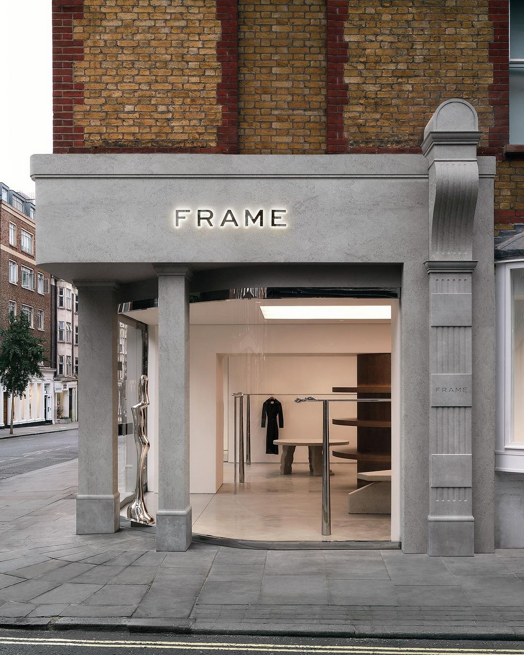 Frameweb  Running brand On uses technology for community activation at its  first flagship, in London